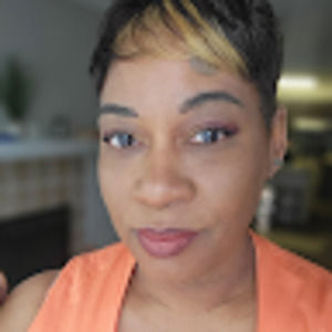 Meet your Posher, Monica